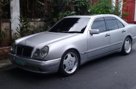 Pearlwhite Mercedes-Benz E500 1997 for sale in Manila