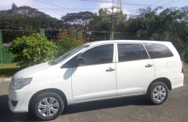 Selling White Toyota Innova 2015 in Pasig