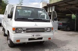 Selling White Mitsubishi L300 2016 in Mandaluyong