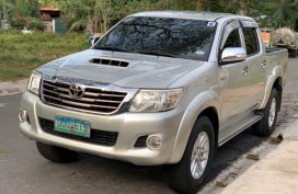 Selling Pearlwhite Toyota Hilux 2013 in Meycauayan