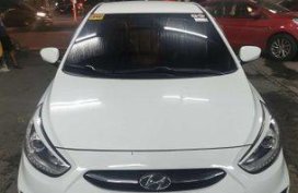 Selling White Hyundai Accent 2015 in Manila