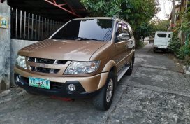 Sell Beige 2006 Isuzu Crosswind in Manila