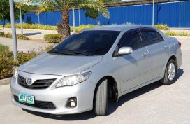 Selling Silver Toyota Corolla altis 2013 in Manila