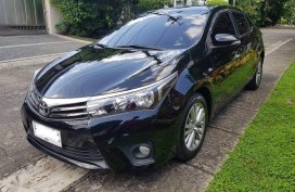 Selling Black Toyota Corolla altis 2015 in Quezon City