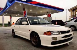 Sell White 1993 Mitsubishi Lancer in Pateros
