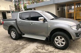 Grey Mitsubishi Strada 2015 for sale in Automatic