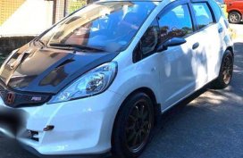 White Honda Jazz 2013 for sale in Pateros