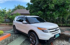 White Ford Explorer 2013 for sale in Automatic