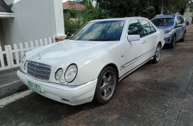 Selling White Mercedes-Benz 230 1996 in Quezon City