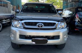 Sell Silver 2011 Toyota Hilux in Baliuag