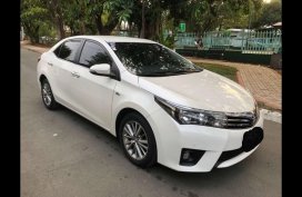 White Toyota Corolla altis 2014 Sedan at 23800 for sale
