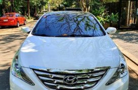 Sell White 2012 Hyundai Sonata in Salcedo