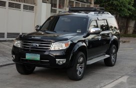Selling Black Ford Everest 2012 in Quezon City