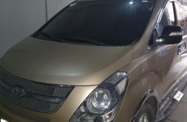 Sell 2010 Hyundai Starex in Pasig