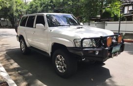 Selling White Nissan Patrol 2011 in Makati