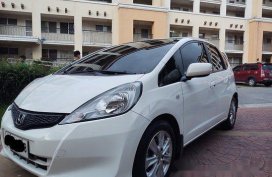 White Honda Jazz 2013 at 43000 km for sale  