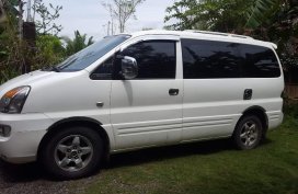 Selling White Hyundai Starex 1998 in Davao