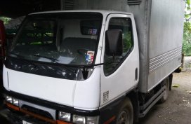 White Mitsubishi Fuso 2015 for sale in San Antonio