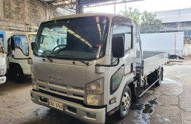 Selling Silver Isuzu Elf 2006 in Pasay