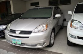 Silver Toyota Sienna 2004 for sale in Quezon City