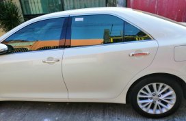 Sell Pearl White 2017 Toyota Camry in Bacoor