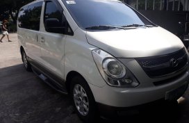 Selling White Hyundai Starex 2010 in Angeles