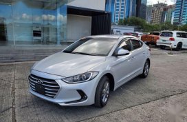 White Hyundai Elantra 2018 for sale in Mandaluyong City