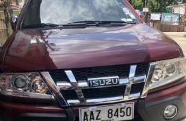 Red Isuzu Crosswind 2014 for sale in Talisay