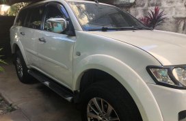 Selling White Mitsubishi Montero sport 2012 in Marikina