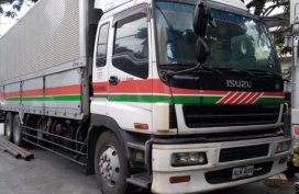 Selling White Isuzu Giga 2005 in Pasig