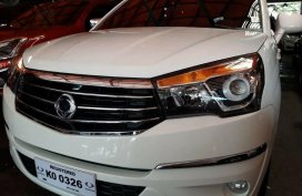 Pearl White Ssangyong Rodius 2017 for sale in Automatic