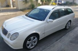 White Mercedes-Benz E-Class 2004 for sale in Automatic