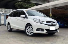 Selling White Honda Mobilio 2015 in Makati