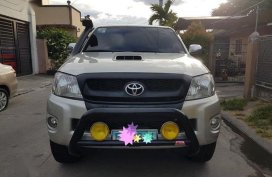 Sell 2011 Toyota Hilux in San Fernando