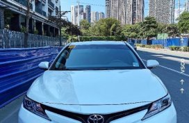 Selling White Toyota Camry 2018 in Taguig