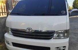 Selling White Toyota Grandia 2008 in Mabalacat