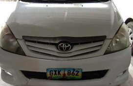White Toyota Innova 2011 for sale in Lapu-Lapu