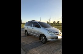Selling Silver Toyota Innova 2005 SUV / MPV in Biñan
