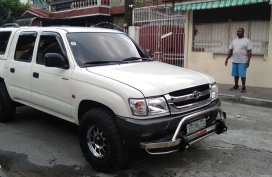 2004 Toyota Hilux SR5 Diesel 4X2 Manual
