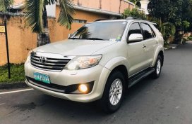 Selling Silver Toyota Fortuner 2012 SUV / MPV in Manila