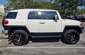 Selling White Toyota Fj Cruiser 2017 SUV / MPV in Cebu City