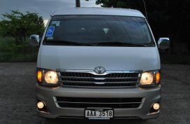 Sell White 2016 Toyota Hiace Van in Manila