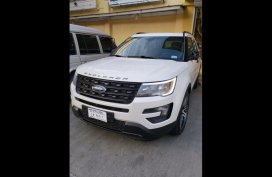 Selling White Ford Explorer 2016 SUV / MPV in Lapu-Lapu