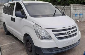 2017 Hyundai Grand Starex mt