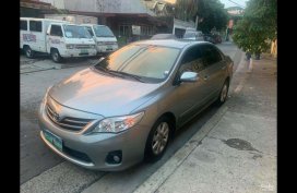 Selling Grey Toyota Corolla Altis 2012 in Quezon City