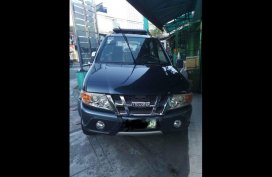 Selling Blue Isuzu Crosswind 2010 in Quezon City