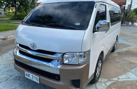 Toyota Hiace 2015