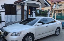 Selling White Toyota Camry in Lapu-Lapu