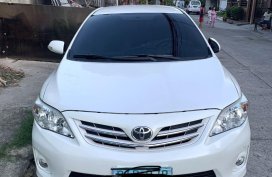 Selling White Toyota Corolla Altis 2012 in Parañaque