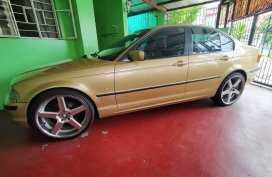 Selling Beige Bmw 318I in Las Piñas